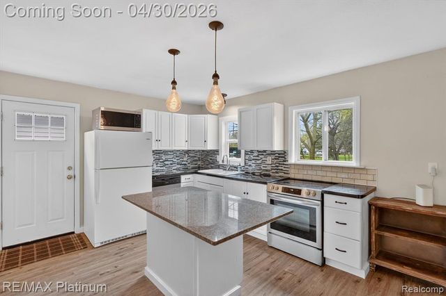 2417 Howald Avenue, Flint, MI 48504