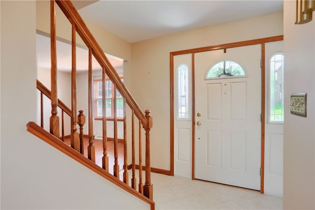 501 Saint Phillips Ct, Cranberry Twp, PA 16066