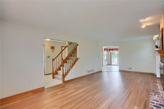 501 Saint Phillips Ct, Cranberry Twp, PA 16066