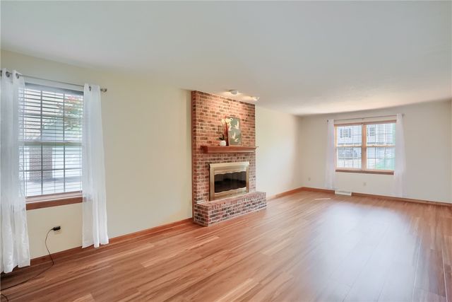 501 Saint Phillips Ct, Cranberry Twp, PA 16066