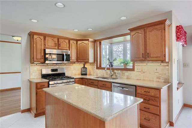 501 Saint Phillips Ct, Cranberry Twp, PA 16066