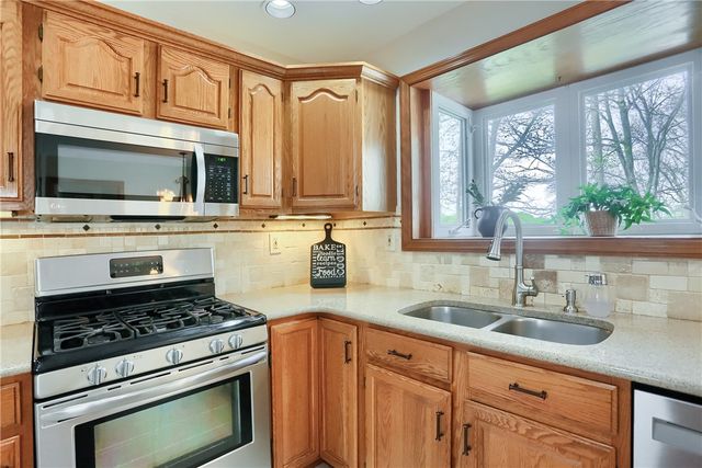 501 Saint Phillips Ct, Cranberry Twp, PA 16066