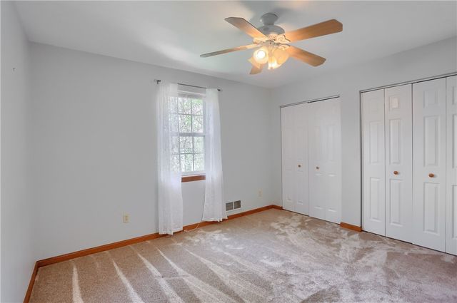 501 Saint Phillips Ct, Cranberry Twp, PA 16066