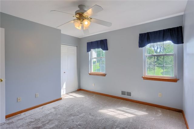 501 Saint Phillips Ct, Cranberry Twp, PA 16066