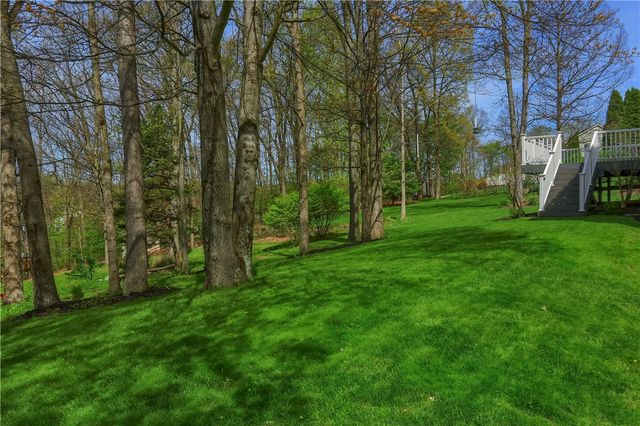 501 Saint Phillips Ct, Cranberry Twp, PA 16066