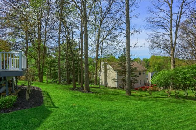 501 Saint Phillips Ct, Cranberry Twp, PA 16066