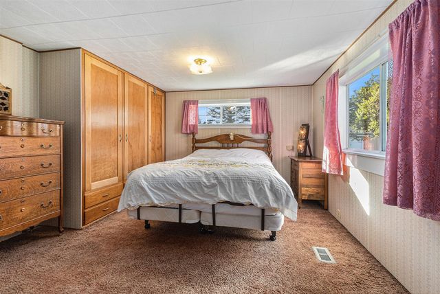 780 Bowes Road, Lowell, MI 49331