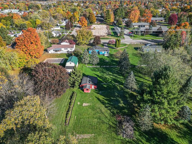 780 Bowes Road, Lowell, MI 49331