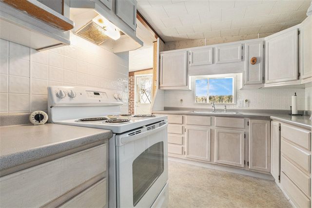 780 Bowes Road, Lowell, MI 49331