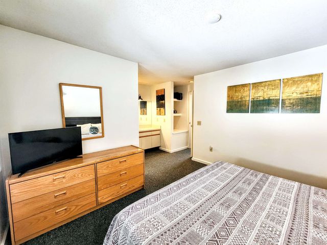 261 Village Green Dr Unit 10E, Stowe, VT 05672