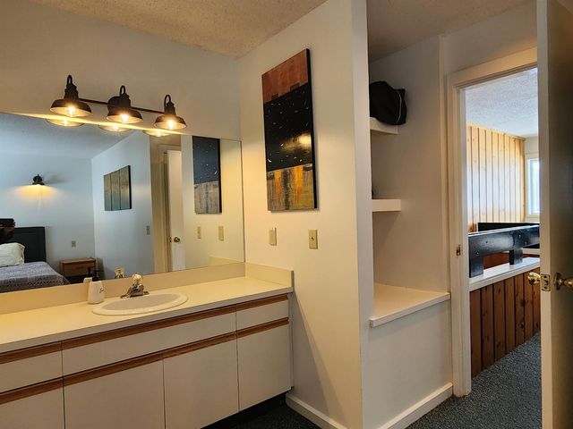 261 Village Green Dr Unit 10E, Stowe, VT 05672