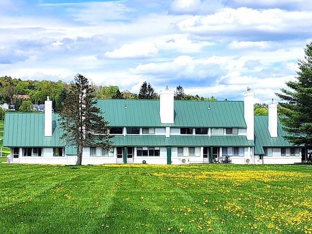 261 Village Green Dr Unit 10E, Stowe, VT 05672