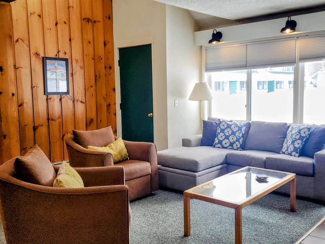 261 Village Green Dr Unit 10E, Stowe, VT 05672