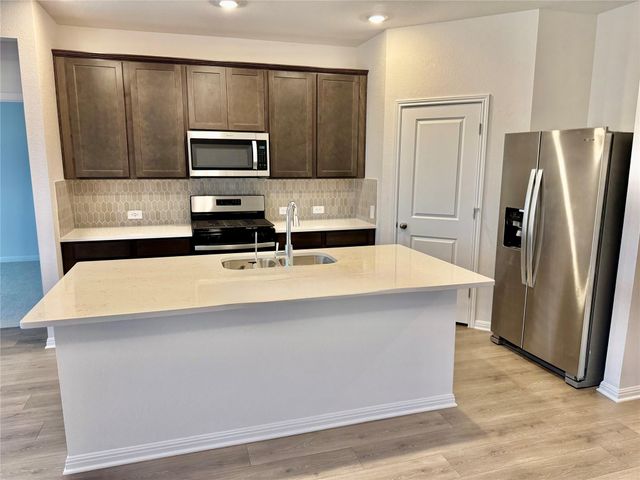 318 Texas Agate DR, Kyle, TX 78640