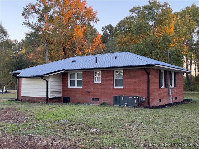 1522 Mary C Road, St Pauls, NC 28384