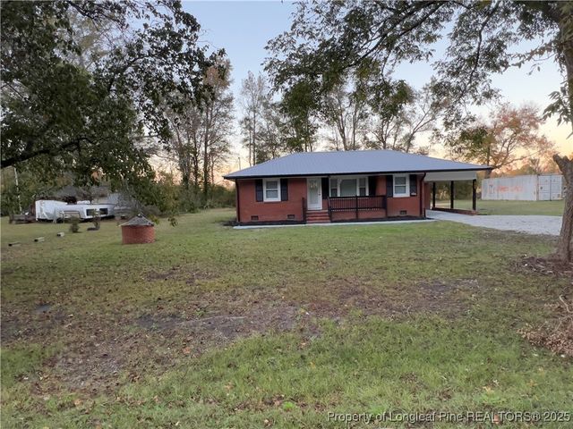 1522 Mary C Road, St Pauls, NC 28384