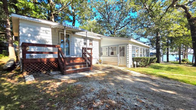 11060 E Mohawk Road, Walkerton, IN 46574