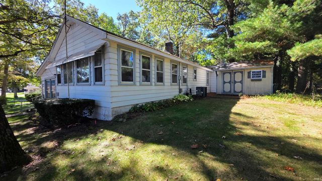 11060 E Mohawk Road, Walkerton, IN 46574