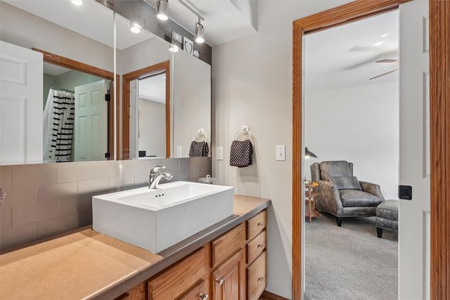 8507 Newbury Court, Johnston, IA 50131