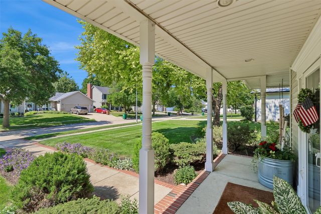 8507 Newbury Court, Johnston, IA 50131