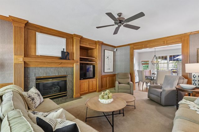 8507 Newbury Court, Johnston, IA 50131