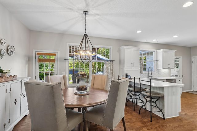 8507 Newbury Court, Johnston, IA 50131