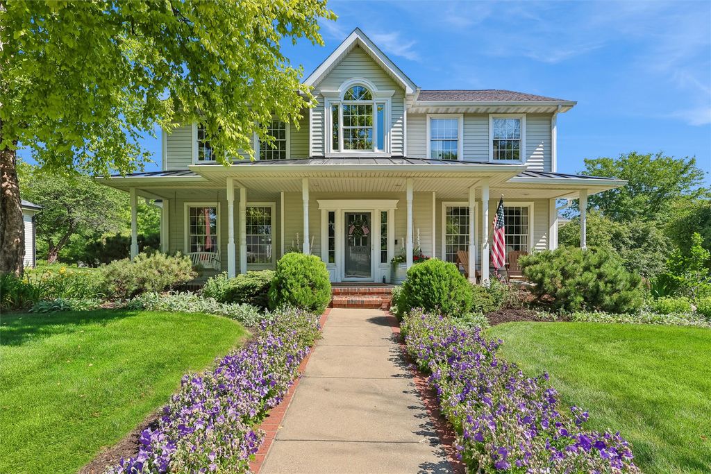 8507 Newbury Court, Johnston, IA 50131