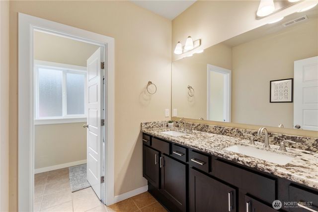 17112 25th Street Ct E, Lake Tapps, WA 98391