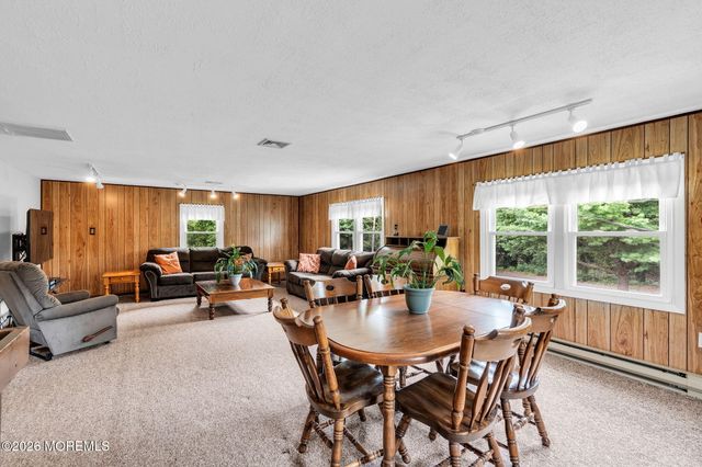 43 Railroad Avenue, Beachwood, NJ 08722