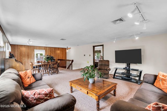 43 Railroad Avenue, Beachwood, NJ 08722