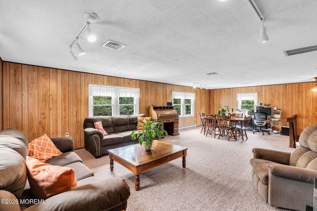 43 Railroad Avenue, Beachwood, NJ 08722