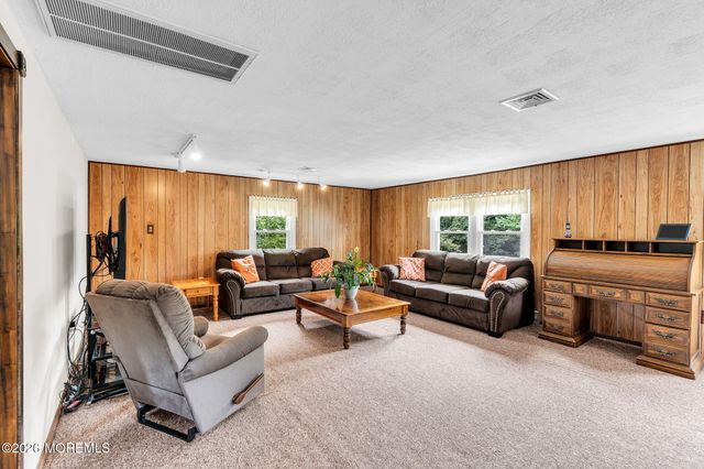 43 Railroad Avenue, Beachwood, NJ 08722