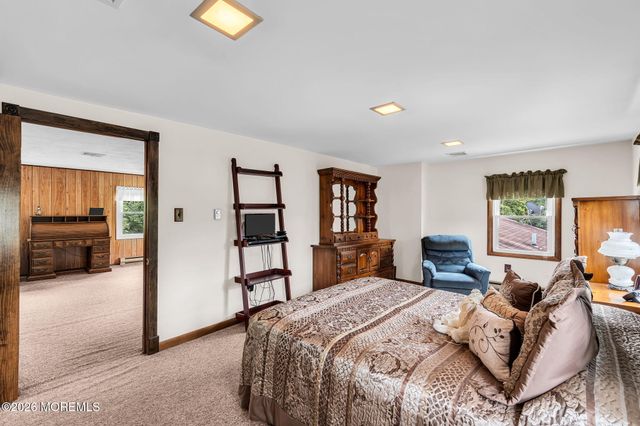 43 Railroad Avenue, Beachwood, NJ 08722