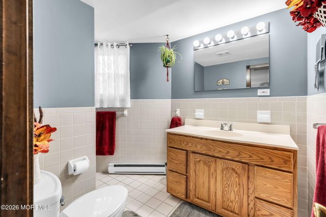 43 Railroad Avenue, Beachwood, NJ 08722