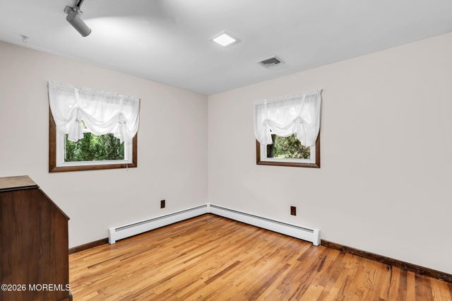 43 Railroad Avenue, Beachwood, NJ 08722