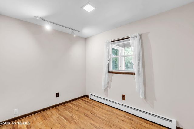 43 Railroad Avenue, Beachwood, NJ 08722