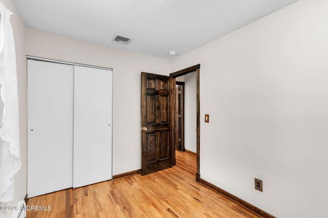 43 Railroad Avenue, Beachwood, NJ 08722