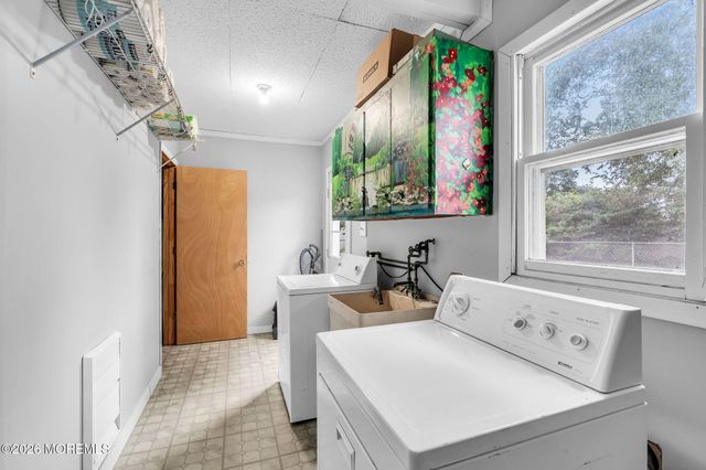 43 Railroad Avenue, Beachwood, NJ 08722