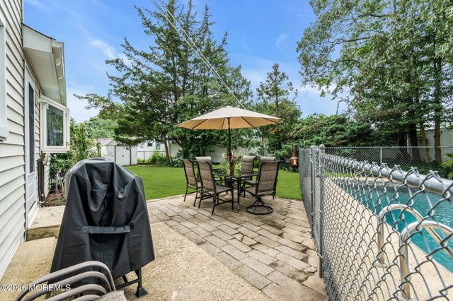 43 Railroad Avenue, Beachwood, NJ 08722