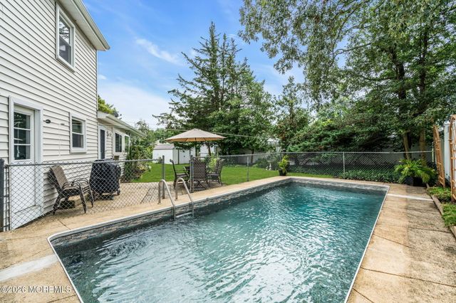 43 Railroad Avenue, Beachwood, NJ 08722