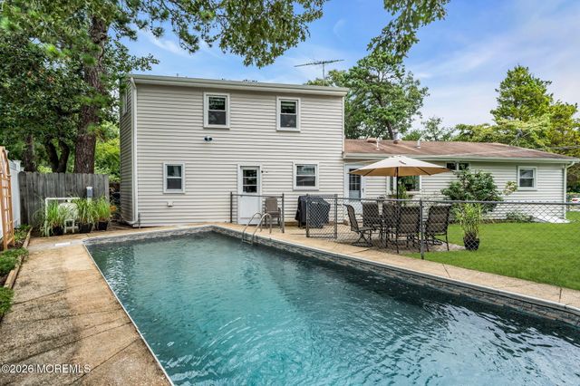 43 Railroad Avenue, Beachwood, NJ 08722