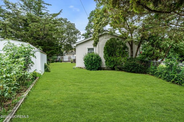 43 Railroad Avenue, Beachwood, NJ 08722