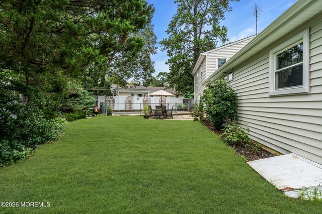 43 Railroad Avenue, Beachwood, NJ 08722