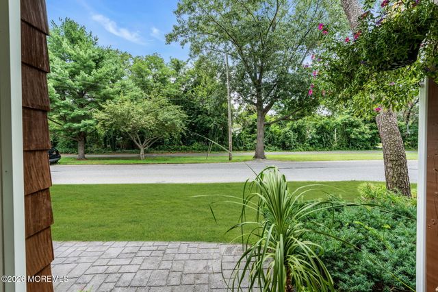 43 Railroad Avenue, Beachwood, NJ 08722