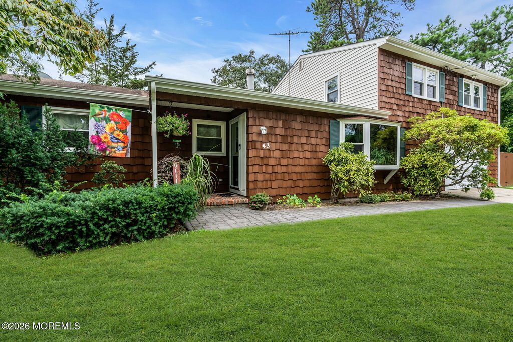43 Railroad Avenue, Beachwood, NJ 08722