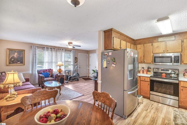 104 Brady Circle, Starr, SC 29684