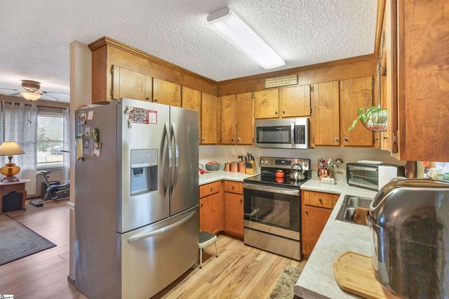 104 Brady Circle, Starr, SC 29684