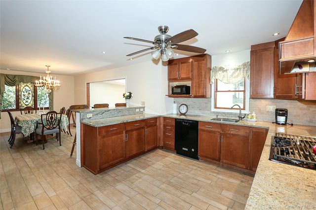 114 Hilldale Road, Albertson, NY 11507
