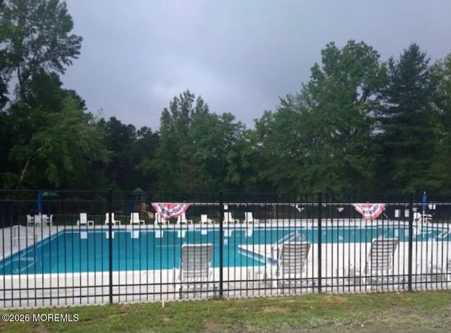 724 Monmouth Road 34, Cream Ridge, NJ 08514