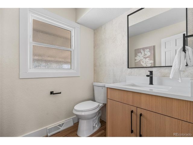 1375 W Hinsdale Dr, Littleton, CO 80120